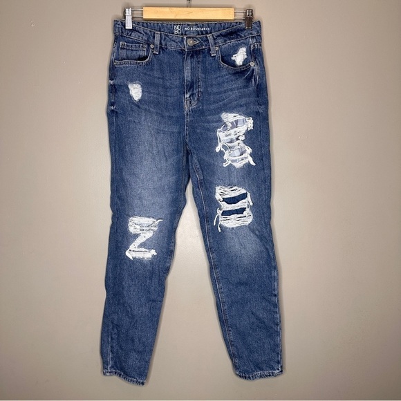 No boundaries distressed skinny jeans - Picture 1 of 6